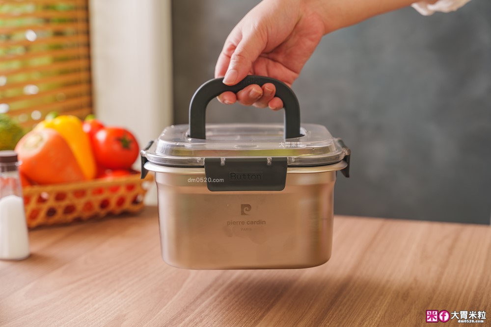 不鏽鋼保鮮盒萬用鍋推薦「Pierre Cardin 保鮮煮義鍋」蒸煮炸烤+保鮮全搞定│可拆卸手把~家用露營折疊鍋推薦│iCook愛料理市集-廚具開箱(32)