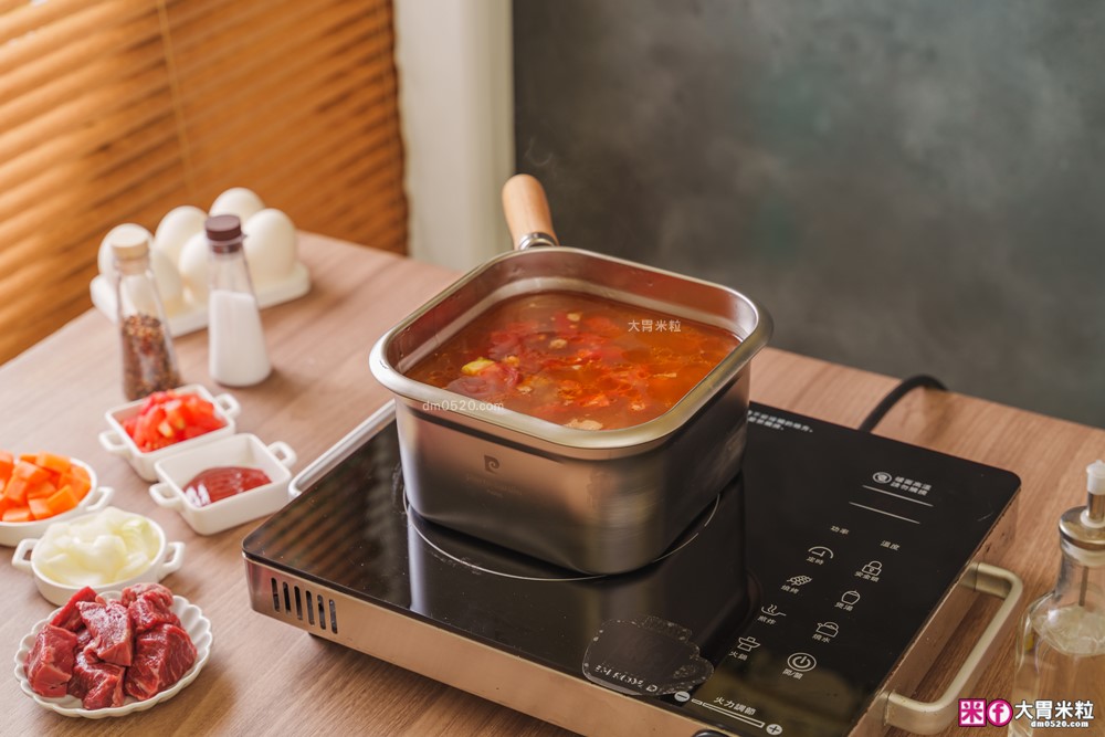 不鏽鋼保鮮盒萬用鍋推薦「Pierre Cardin 保鮮煮義鍋」蒸煮炸烤+保鮮全搞定│可拆卸手把~家用露營折疊鍋推薦│iCook愛料理市集-廚具開箱(32)