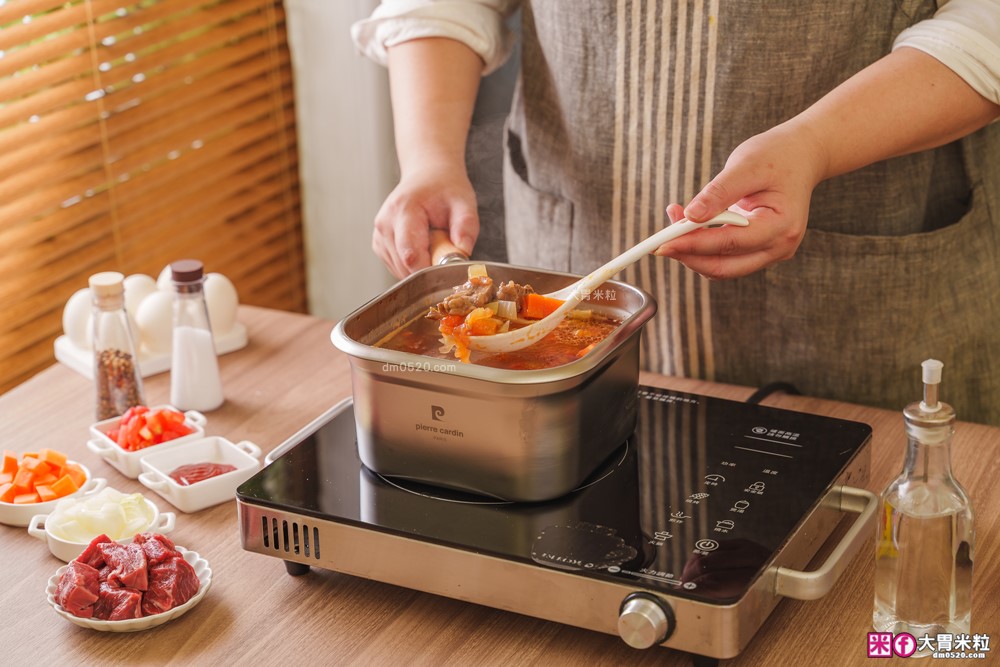 不鏽鋼保鮮盒萬用鍋推薦「Pierre Cardin 保鮮煮義鍋」蒸煮炸烤+保鮮全搞定│可拆卸手把~家用露營折疊鍋推薦│iCook愛料理市集-廚具開箱(32)