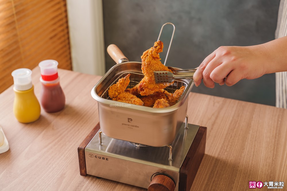 不鏽鋼保鮮盒萬用鍋推薦「Pierre Cardin 保鮮煮義鍋」蒸煮炸烤+保鮮全搞定│可拆卸手把~家用露營折疊鍋推薦│iCook愛料理市集-廚具開箱(32)