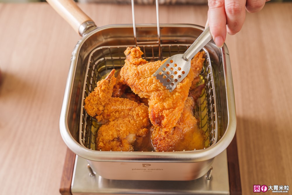 不鏽鋼保鮮盒萬用鍋推薦「Pierre Cardin 保鮮煮義鍋」蒸煮炸烤+保鮮全搞定│可拆卸手把~家用露營折疊鍋推薦│iCook愛料理市集-廚具開箱(32)