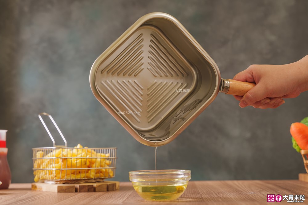 不鏽鋼保鮮盒萬用鍋推薦「Pierre Cardin 保鮮煮義鍋」蒸煮炸烤+保鮮全搞定│可拆卸手把~家用露營折疊鍋推薦│iCook愛料理市集-廚具開箱(32)