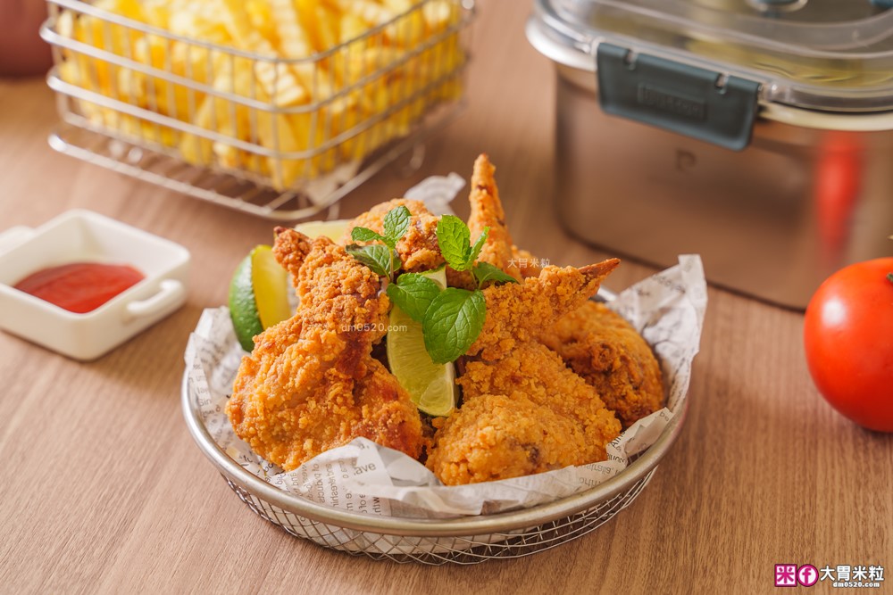 不鏽鋼保鮮盒萬用鍋推薦「Pierre Cardin 保鮮煮義鍋」蒸煮炸烤+保鮮全搞定│可拆卸手把~家用露營折疊鍋推薦│iCook愛料理市集-廚具開箱(32)