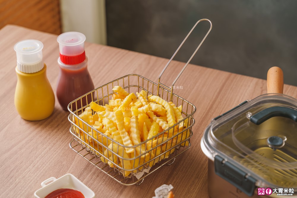 不鏽鋼保鮮盒萬用鍋推薦「Pierre Cardin 保鮮煮義鍋」蒸煮炸烤+保鮮全搞定│可拆卸手把~家用露營折疊鍋推薦│iCook愛料理市集-廚具開箱(32)