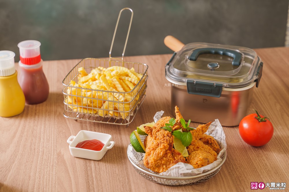 不鏽鋼保鮮盒萬用鍋推薦「Pierre Cardin 保鮮煮義鍋」蒸煮炸烤+保鮮全搞定│可拆卸手把~家用露營折疊鍋推薦│iCook愛料理市集-廚具開箱(32)