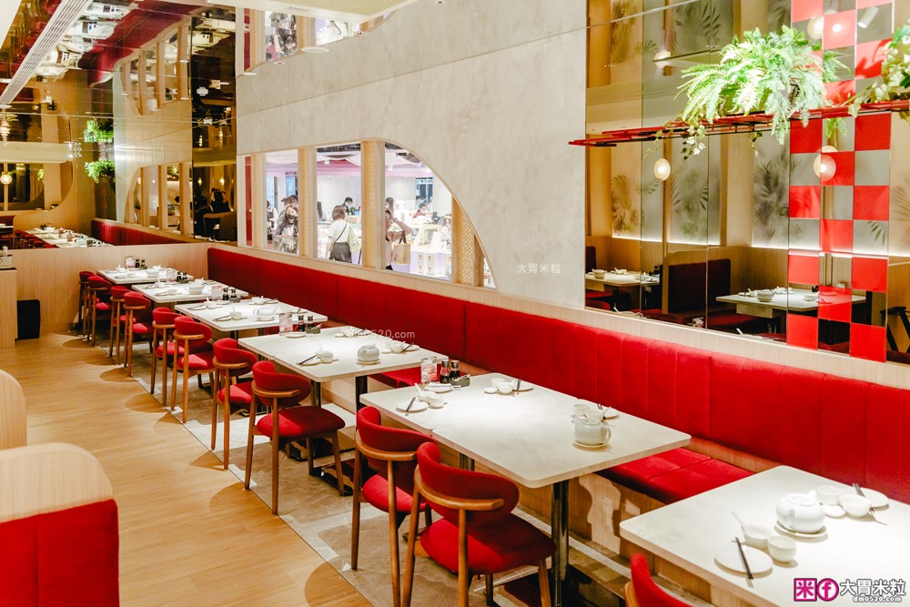 湯包控快衝！高雄人氣湯包插旗台北DreamPlaza百貨│招牌小籠湯包18摺手工現包一咬就爆汁！「漢來上海湯包」