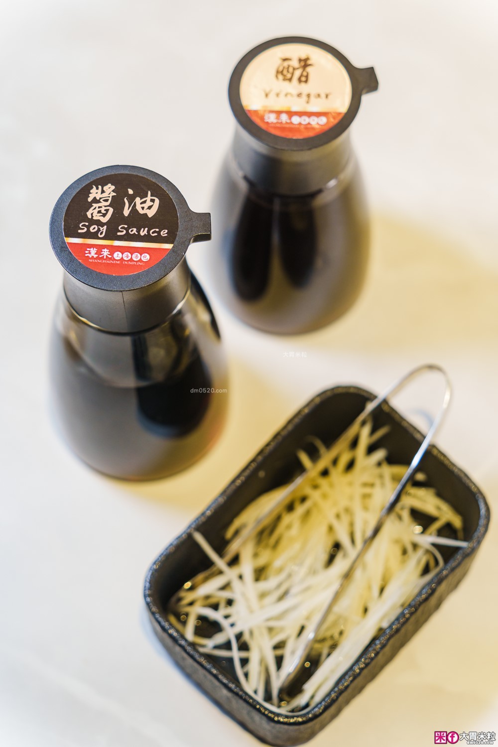 湯包控快衝！高雄人氣湯包插旗台北DreamPlaza百貨│招牌小籠湯包18摺手工現包一咬就爆汁！「漢來上海湯包」