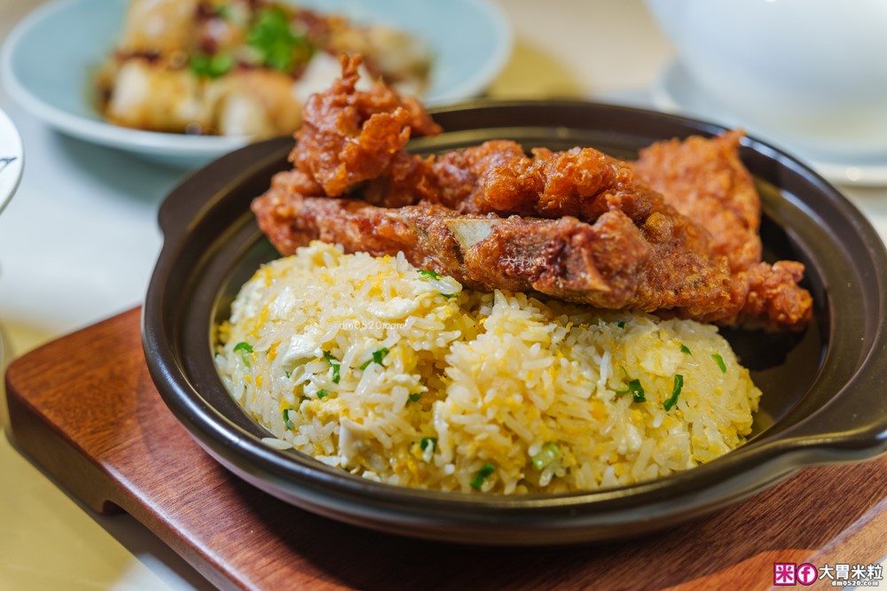 湯包控快衝！高雄人氣湯包插旗台北DreamPlaza百貨│招牌小籠湯包18摺手工現包一咬就爆汁！「漢來上海湯包」