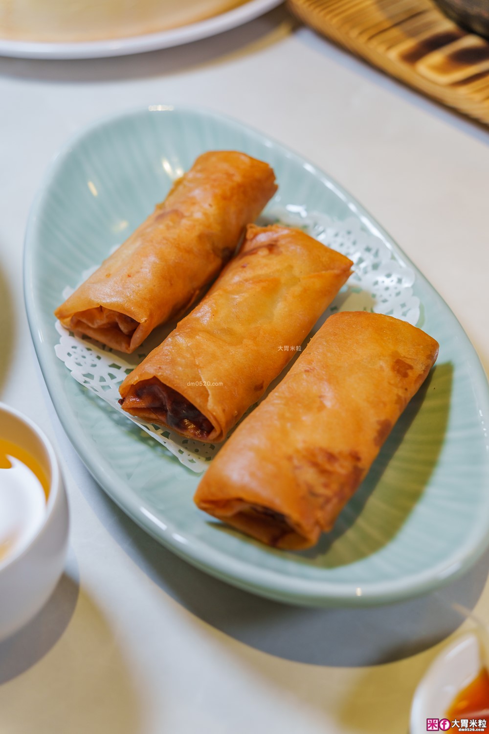 湯包控快衝！高雄人氣湯包插旗台北DreamPlaza百貨│招牌小籠湯包18摺手工現包一咬就爆汁！「漢來上海湯包」