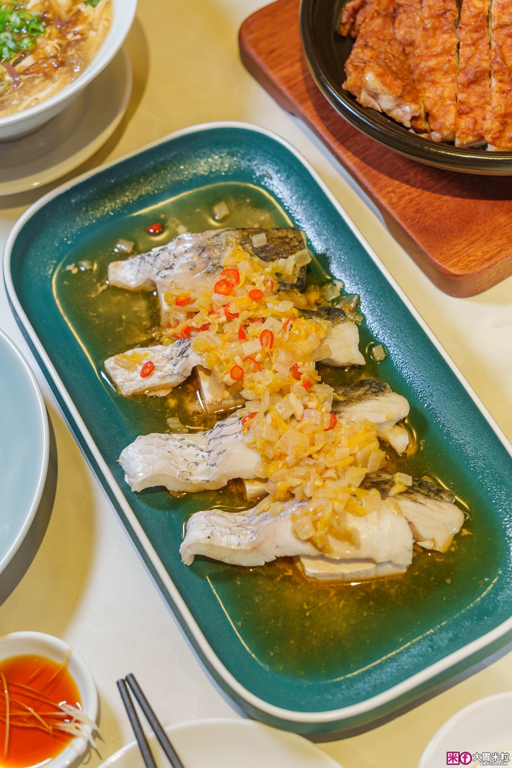 湯包控快衝！高雄人氣湯包插旗台北DreamPlaza百貨│招牌小籠湯包18摺手工現包一咬就爆汁！「漢來上海湯包」