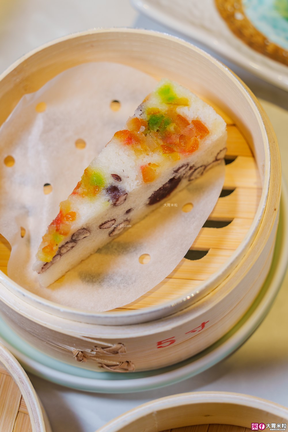 湯包控快衝！高雄人氣湯包插旗台北DreamPlaza百貨│招牌小籠湯包18摺手工現包一咬就爆汁！「漢來上海湯包」