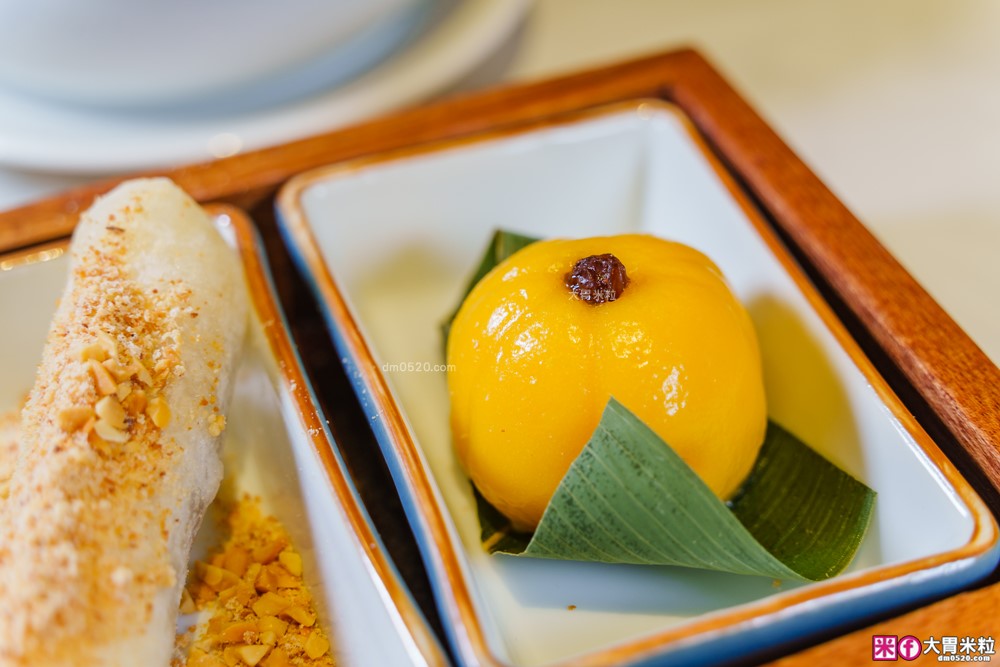 湯包控快衝！高雄人氣湯包插旗台北DreamPlaza百貨│招牌小籠湯包18摺手工現包一咬就爆汁！「漢來上海湯包」