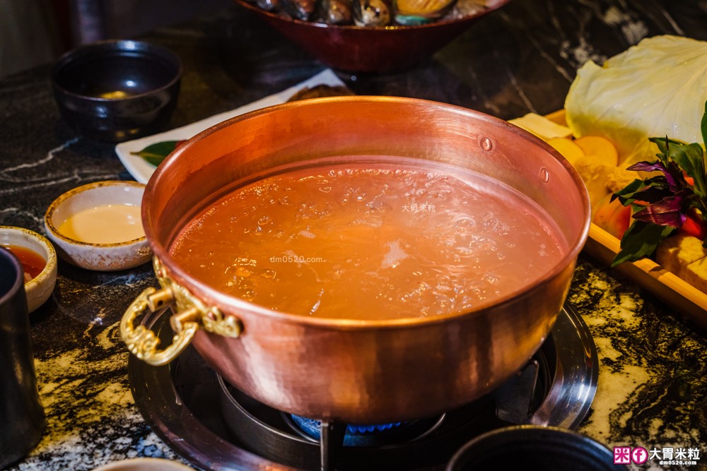 台北米其林火鍋推薦「文華精品 但馬家涮涮鍋」超值午間雙人套餐6折就能開吃，打卡加送澎湖牡蠣(平日限定)