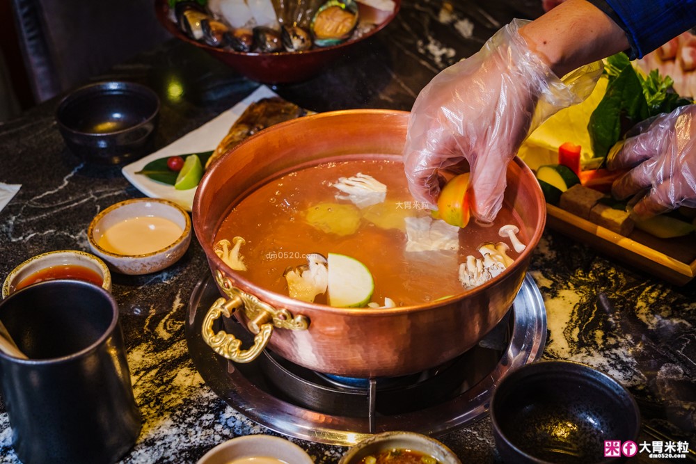 台北米其林火鍋推薦「文華精品 但馬家涮涮鍋」超值午間雙人套餐6折就能開吃，打卡加送澎湖牡蠣(平日限定)
