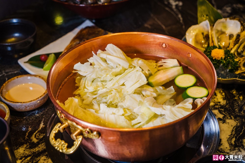 台北米其林火鍋推薦「文華精品 但馬家涮涮鍋」超值午間雙人套餐6折就能開吃,打卡加送澎湖牡蠣(平日限定) 台北米其林火鍋推薦「文華精品 但馬家涮涮鍋」超值午間雙人套餐6折就能開吃,打卡加送澎湖牡蠣(平日限定)