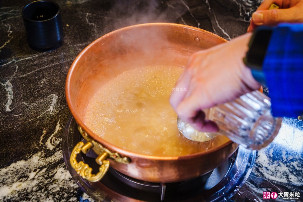 台北米其林火鍋推薦「文華精品 但馬家涮涮鍋」超值午間雙人套餐6折就能開吃,打卡加送澎湖牡蠣(平日限定) 台北米其林火鍋推薦「文華精品 但馬家涮涮鍋」超值午間雙人套餐6折就能開吃,打卡加送澎湖牡蠣(平日限定)