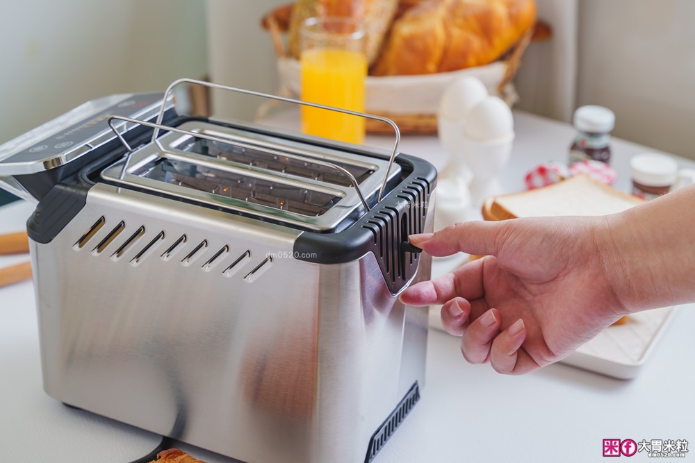 可頌貝果鬆餅都能烤「美國 Whall極致酥脆烤麵包機」全台唯一觸控烤麵包機│11段烤色+A4體積卻藏著大魔王實力 可頌貝果鬆餅都能烤「美國 Whall極致酥脆烤麵包機」全台唯一觸控烤麵包機│11段烤色+A4體積卻藏著大魔王實力