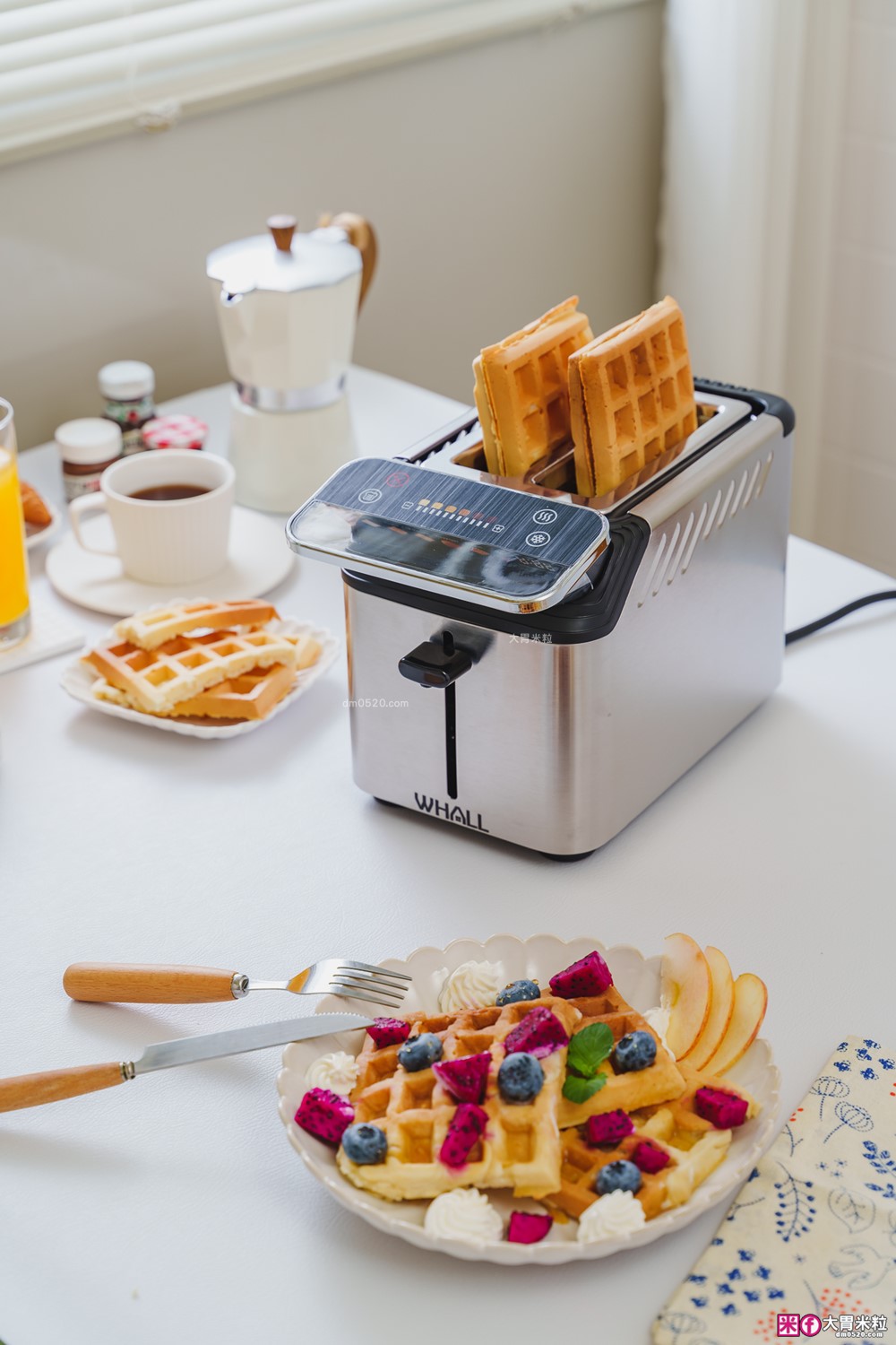 可頌貝果鬆餅都能烤「美國 Whall極致酥脆烤麵包機」全台唯一觸控烤麵包機│11段烤色+A4體積卻藏著大魔王實力 可頌貝果鬆餅都能烤「美國 Whall極致酥脆烤麵包機」全台唯一觸控烤麵包機│11段烤色+A4體積卻藏著大魔王實力