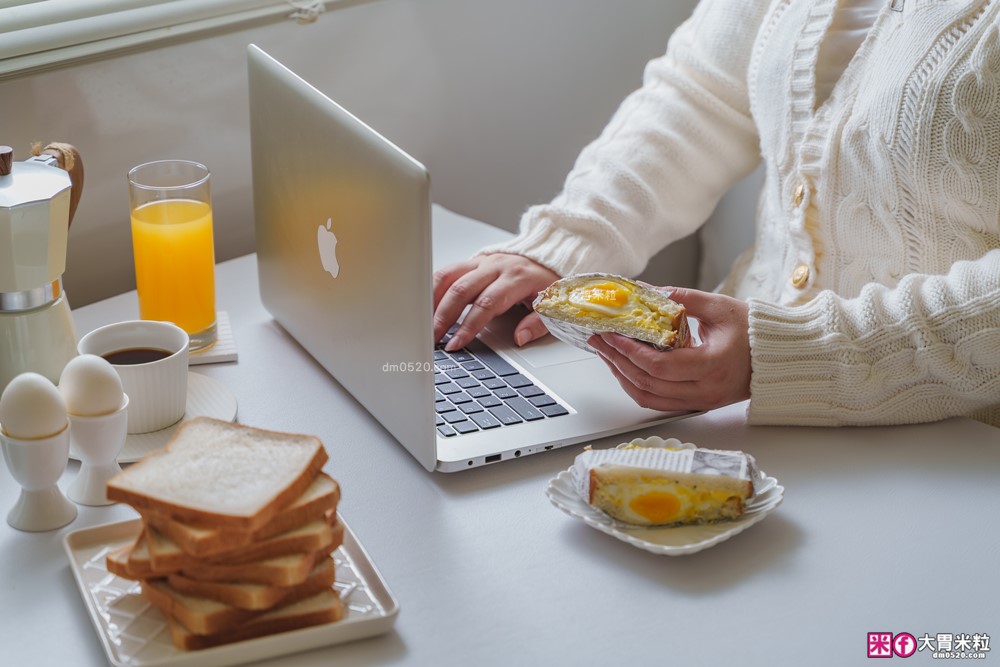 可頌貝果鬆餅都能烤「美國 Whall極致酥脆烤麵包機」全台唯一觸控烤麵包機│11段烤色+A4體積卻藏著大魔王實力
