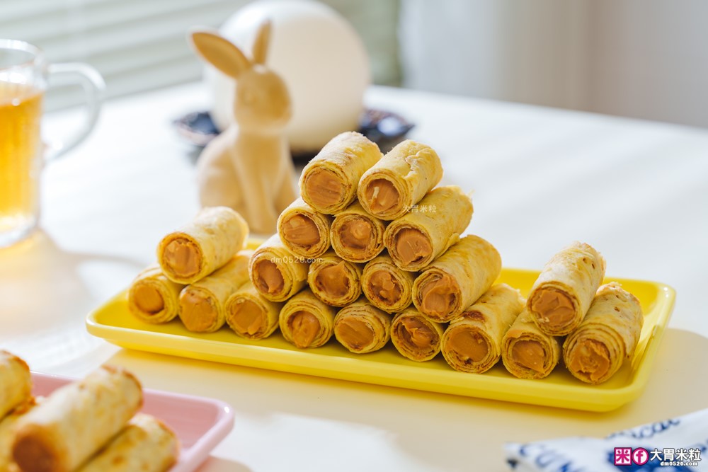 台中中秋禮盒開箱「Kris克里酥 花生+肉鬆爆餡蛋捲禮盒」酥脆爆漿~滿嘴蛋香一次滿足│宅配團購蛋捲推薦│中秋禮盒推薦2025