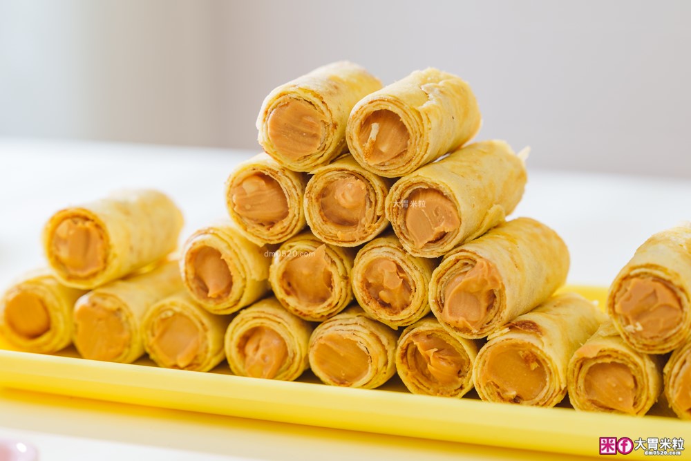 台中中秋禮盒開箱「Kris克里酥 花生+肉鬆爆餡蛋捲禮盒」酥脆爆漿~滿嘴蛋香一次滿足│宅配團購蛋捲推薦│中秋禮盒推薦2025