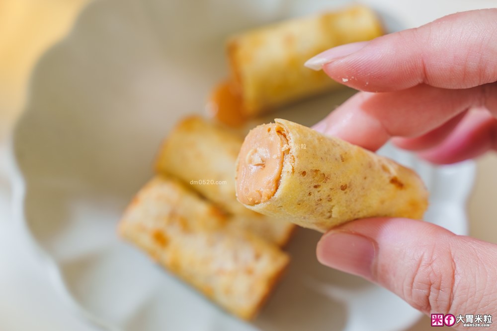 台中中秋禮盒開箱「Kris克里酥 花生+肉鬆爆餡蛋捲禮盒」酥脆爆漿~滿嘴蛋香一次滿足│宅配團購蛋捲推薦│中秋禮盒推薦2025