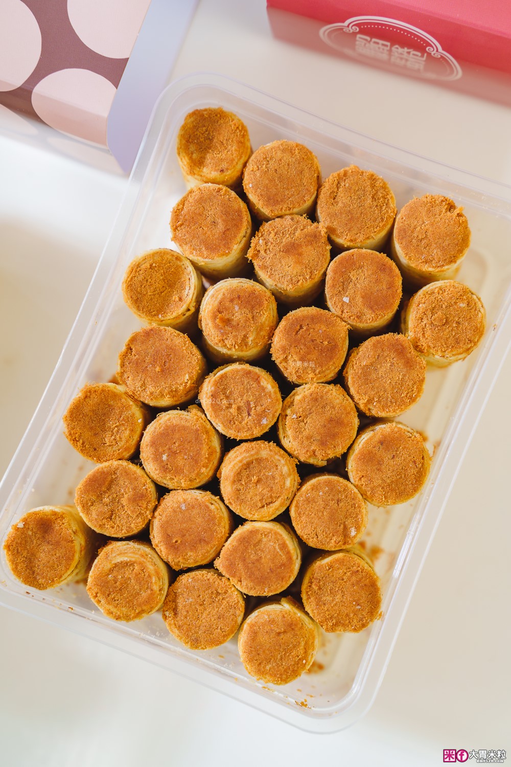 台中中秋禮盒開箱「Kris克里酥 花生+肉鬆爆餡蛋捲禮盒」酥脆爆漿~滿嘴蛋香一次滿足│宅配團購蛋捲推薦│中秋禮盒推薦2025