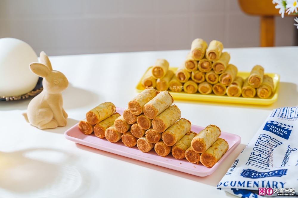 台中中秋禮盒開箱「Kris克里酥 花生+肉鬆爆餡蛋捲禮盒」酥脆爆漿~滿嘴蛋香一次滿足│宅配團購蛋捲推薦│中秋禮盒推薦2025