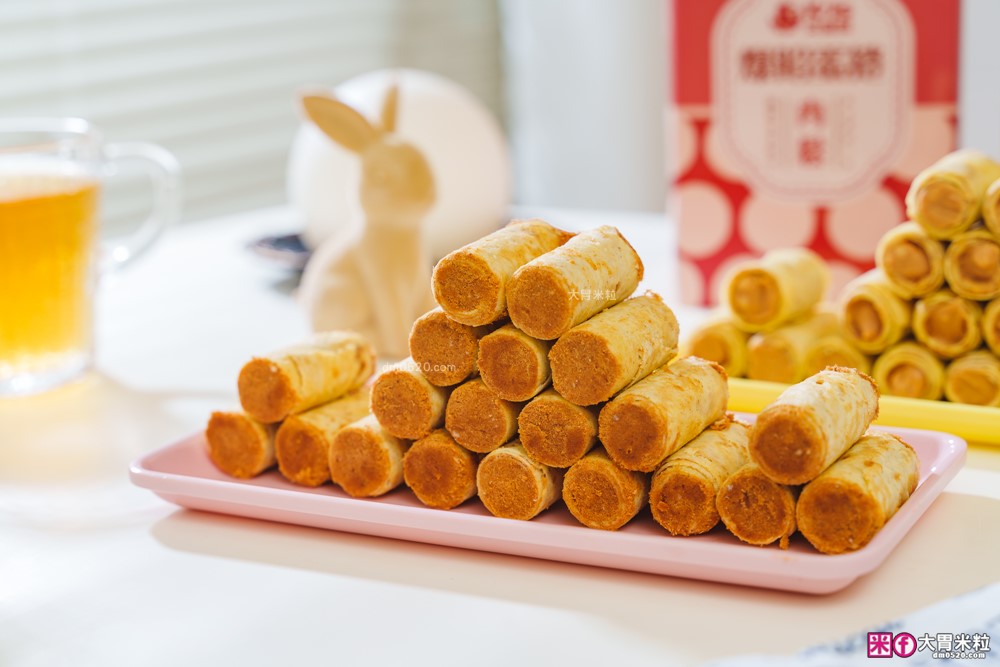 台中中秋禮盒開箱「Kris克里酥 花生+肉鬆爆餡蛋捲禮盒」酥脆爆漿~滿嘴蛋香一次滿足│宅配團購蛋捲推薦│中秋禮盒推薦2025