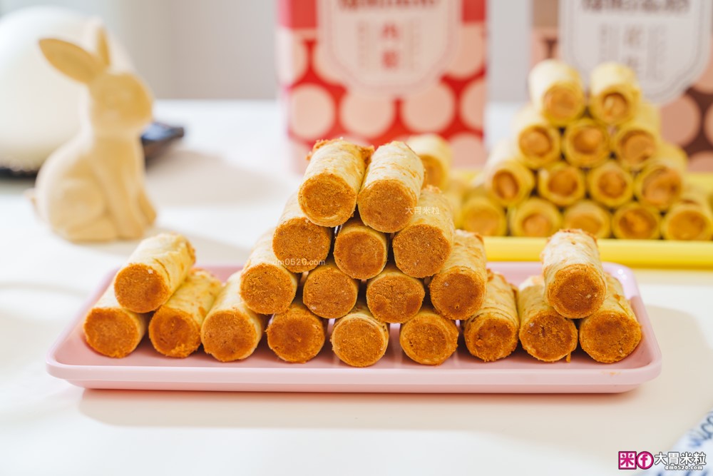 台中中秋禮盒開箱「Kris克里酥 花生+肉鬆爆餡蛋捲禮盒」酥脆爆漿~滿嘴蛋香一次滿足│宅配團購蛋捲推薦│中秋禮盒推薦2025