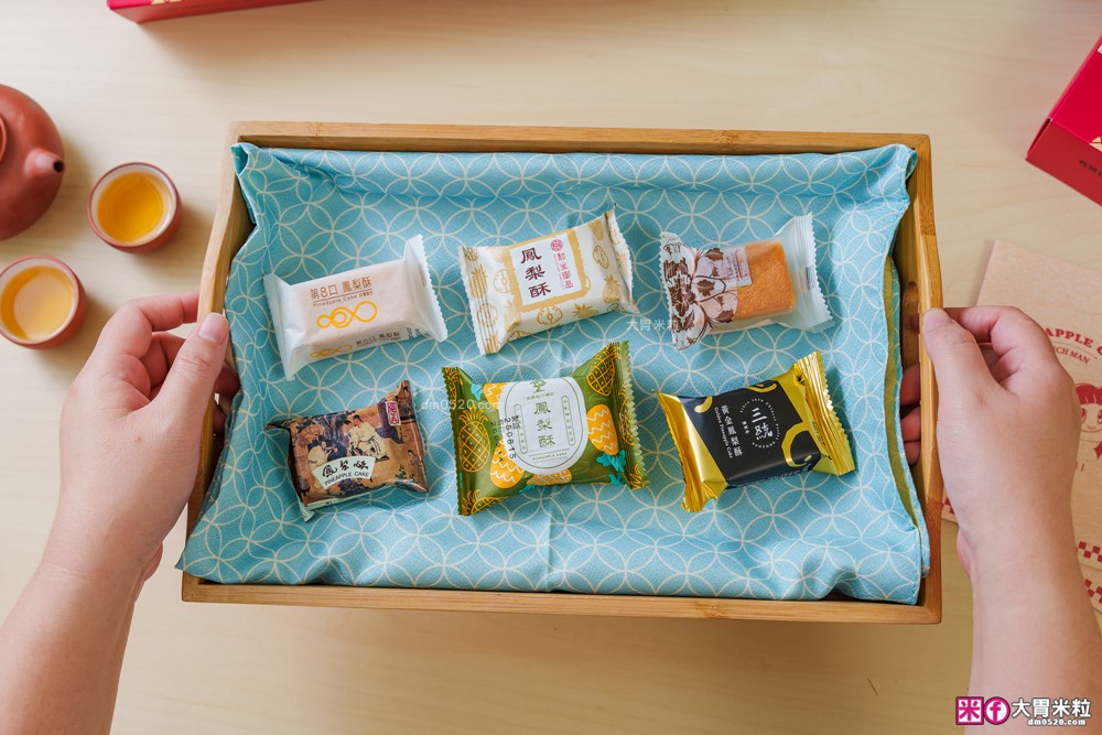 2025中秋禮盒推薦│momo賞星鮮【大富翁名店鳳梨酥12入禮盒】全台 12 家夢幻鳳梨酥一次收服(吳寶春、俊美、手信坊、陳允寶泉) 2025中秋禮盒推薦│momo賞星鮮【大富翁名店鳳梨酥12入禮盒】全台 12 家夢幻鳳梨酥一次收服(吳寶春、俊美、手信坊、陳允寶泉)