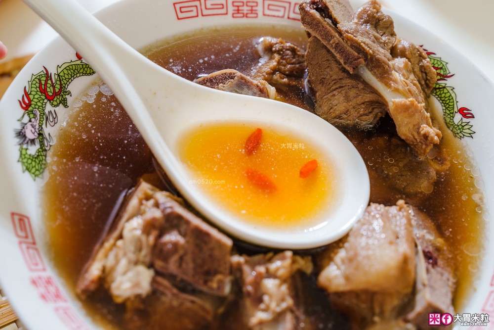 上班族必囤！基隆廟口「百年吳家」冷凍漢方養生湯-藥燉排骨+麻油雞+羊肉爐~宅配到府，加熱即食！