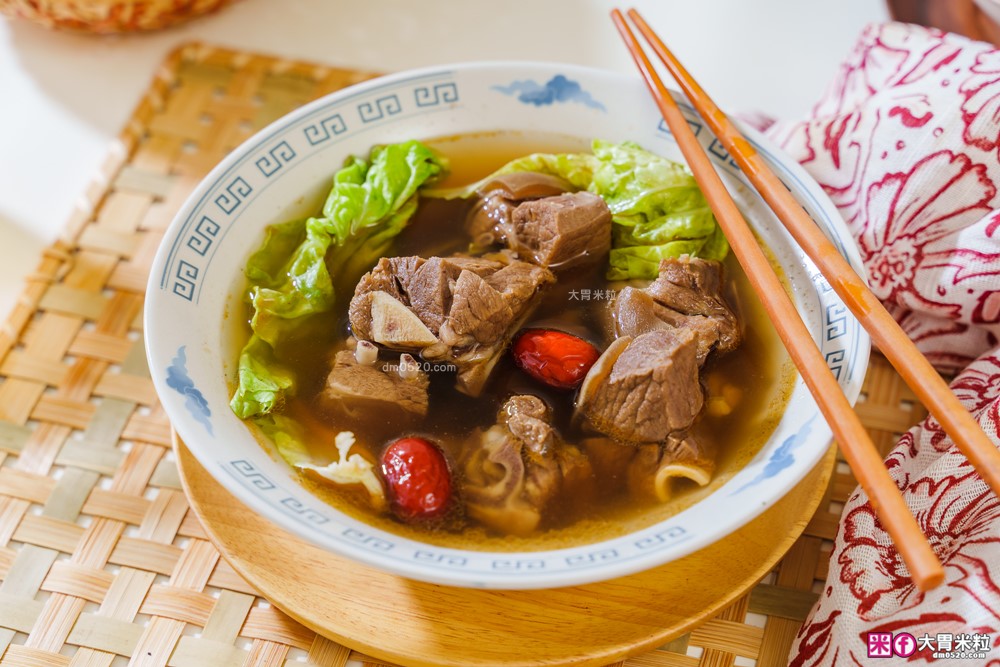 上班族必囤！基隆廟口「百年吳家」冷凍漢方養生湯-藥燉排骨+麻油雞+羊肉爐~宅配到府，加熱即食！