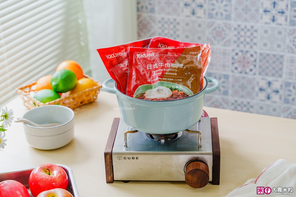 加熱5分鐘環遊世界「KKLife 冷凍料理包開箱」日式牛肉咖哩/法式紅酒燉牛肉/印度奶油咖哩，宅家吃異國料理超簡單