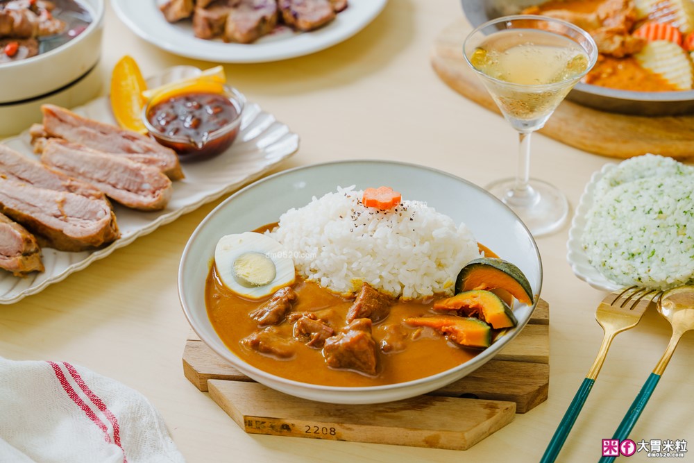 加熱5分鐘環遊世界「KKLife 冷凍料理包開箱」日式牛肉咖哩/法式紅酒燉牛肉/印度奶油咖哩，宅家吃異國料理超簡單