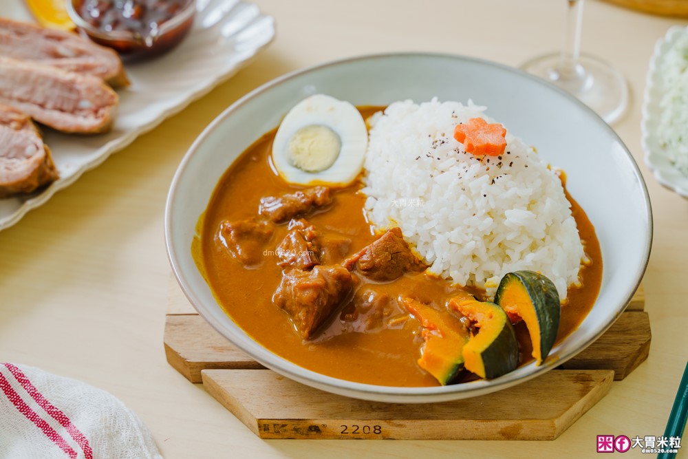 加熱5分鐘環遊世界「KKLife 冷凍料理包開箱」日式牛肉咖哩/法式紅酒燉牛肉/印度奶油咖哩，宅家吃異國料理超簡單