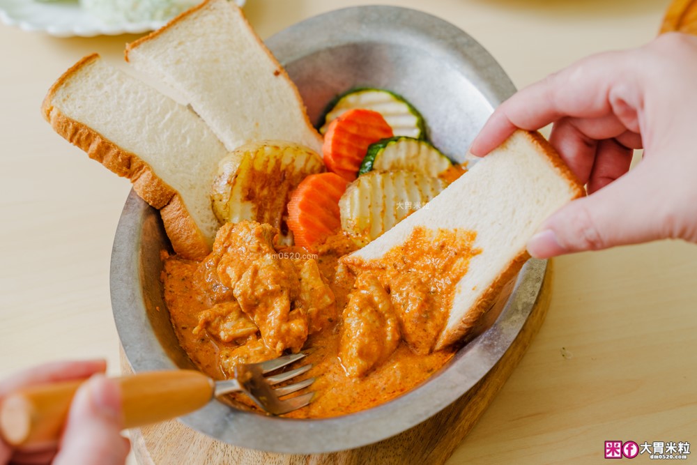 加熱5分鐘環遊世界「KKLife 冷凍料理包開箱」日式牛肉咖哩/法式紅酒燉牛肉/印度奶油咖哩，宅家吃異國料理超簡單