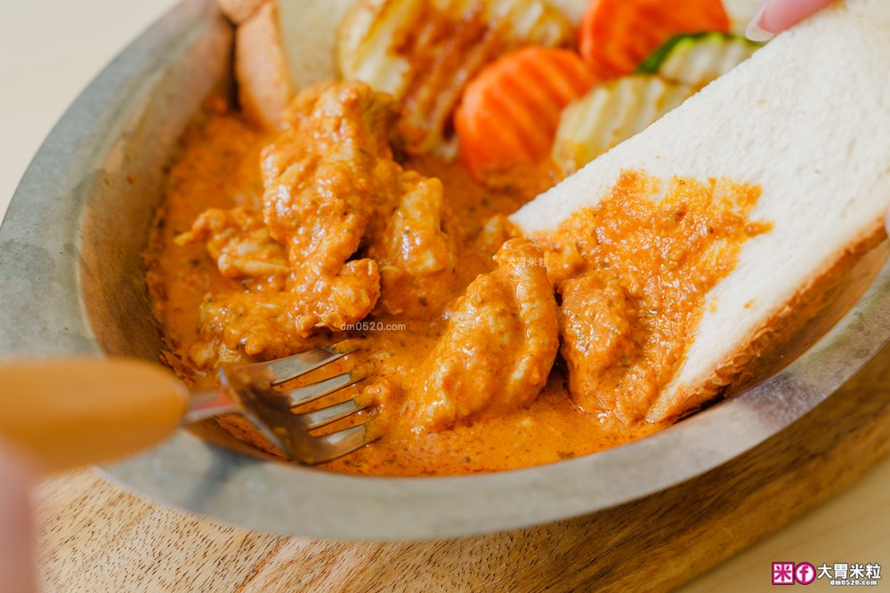 加熱5分鐘環遊世界「KKLife 冷凍料理包開箱」日式牛肉咖哩/法式紅酒燉牛肉/印度奶油咖哩，宅家吃異國料理超簡單