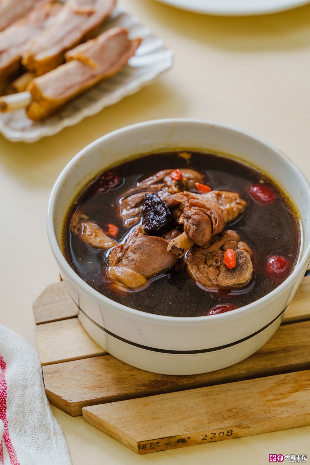 加熱5分鐘環遊世界「KKLife 冷凍料理包開箱」日式牛肉咖哩/法式紅酒燉牛肉/印度奶油咖哩，宅家吃異國料理超簡單