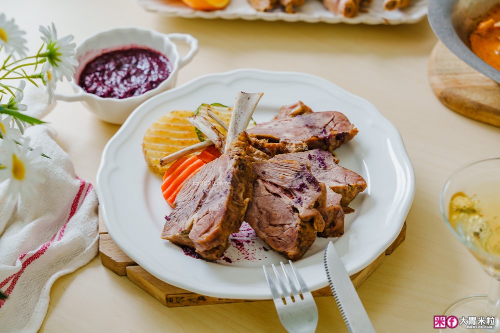 加熱5分鐘環遊世界「KKLife 冷凍料理包開箱」日式牛肉咖哩/法式紅酒燉牛肉/印度奶油咖哩，宅家吃異國料理超簡單