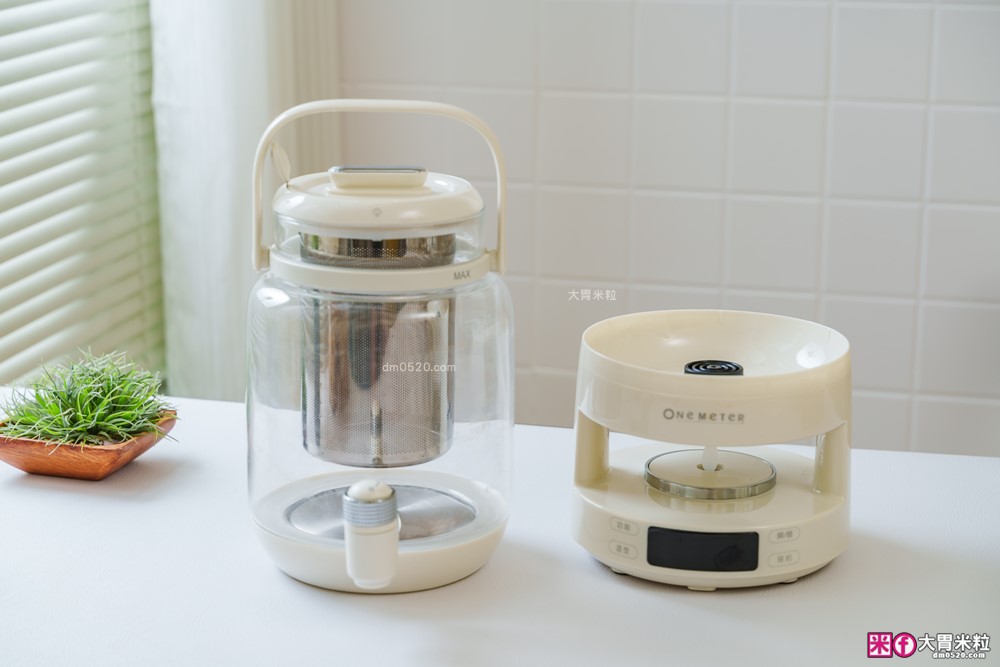 一機六用「one-meter 轉轉煮茶機」多功能水龍頭養生壺│2.8L大容量+分離式壺身+仿真火焰燈~喝水煮茶熱紅酒享受滿滿儀式感│養生煮水壺推薦