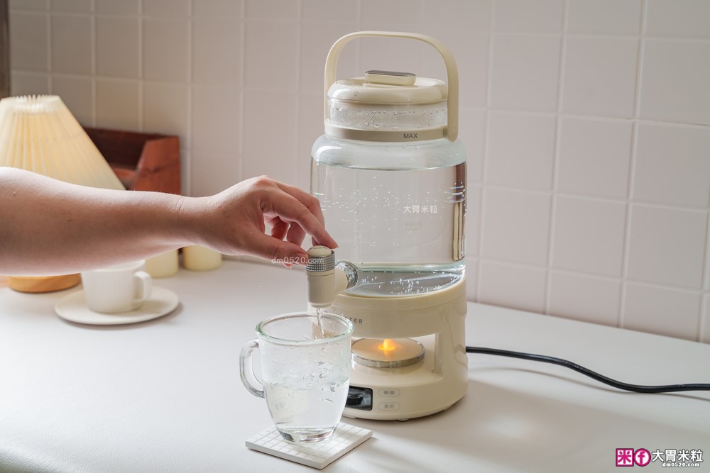 一機六用「one-meter 轉轉煮茶機」多功能水龍頭養生壺│2.8L大容量+分離式壺身+仿真火焰燈~喝水煮茶熱紅酒享受滿滿儀式感│養生煮水壺推薦 一機六用「one-meter 轉轉煮茶機」多功能水龍頭養生壺│2.8L大容量+分離式壺身+仿真火焰燈~喝水煮茶熱紅酒享受滿滿儀式感│養生煮水壺推薦