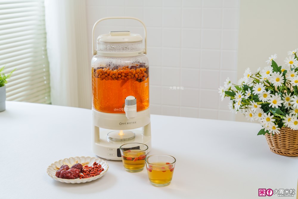 一機六用「one-meter 轉轉煮茶機」多功能水龍頭養生壺│2.8L大容量+分離式壺身+仿真火焰燈~喝水煮茶熱紅酒享受滿滿儀式感│養生煮水壺推薦