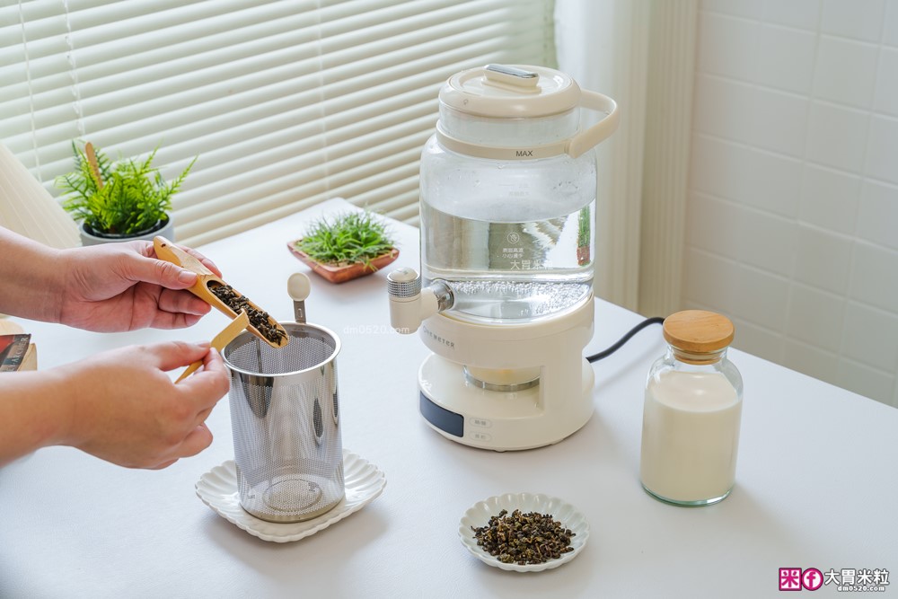 一機六用「one-meter 轉轉煮茶機」多功能水龍頭養生壺│2.8L大容量+分離式壺身+仿真火焰燈~喝水煮茶熱紅酒享受滿滿儀式感│養生煮水壺推薦