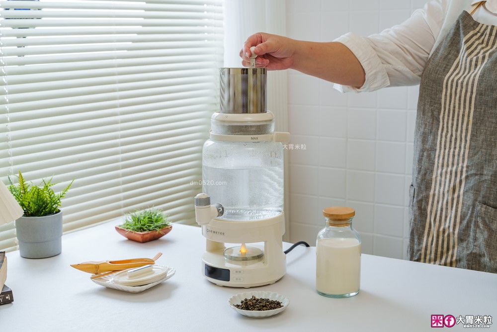 一機六用「one-meter 轉轉煮茶機」多功能水龍頭養生壺│2.8L大容量+分離式壺身+仿真火焰燈~喝水煮茶熱紅酒享受滿滿儀式感│養生煮水壺推薦