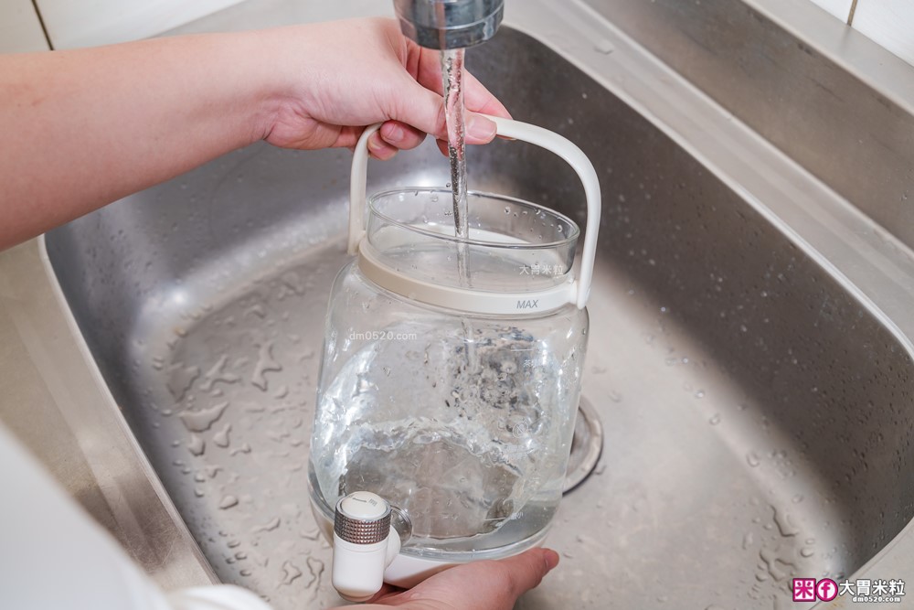 一機六用「one-meter 轉轉煮茶機」多功能水龍頭養生壺│2.8L大容量+分離式壺身+仿真火焰燈~喝水煮茶熱紅酒享受滿滿儀式感│養生煮水壺推薦 一機六用「one-meter 轉轉煮茶機」多功能水龍頭養生壺│2.8L大容量+分離式壺身+仿真火焰燈~喝水煮茶熱紅酒享受滿滿儀式感│養生煮水壺推薦