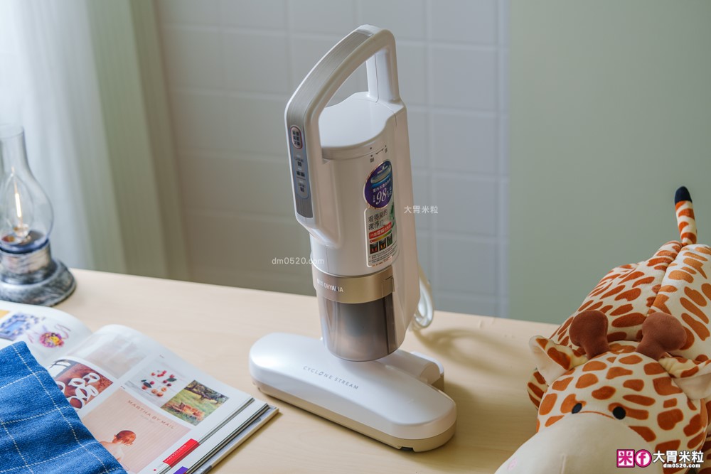 過敏救星~熱銷千萬「日本IRIS大拍3.0塵蹣機」開箱│市場最寬拍打神器~塵蟎去除率高達 98%│塵蹣機推薦│塵蹣吸塵器推薦