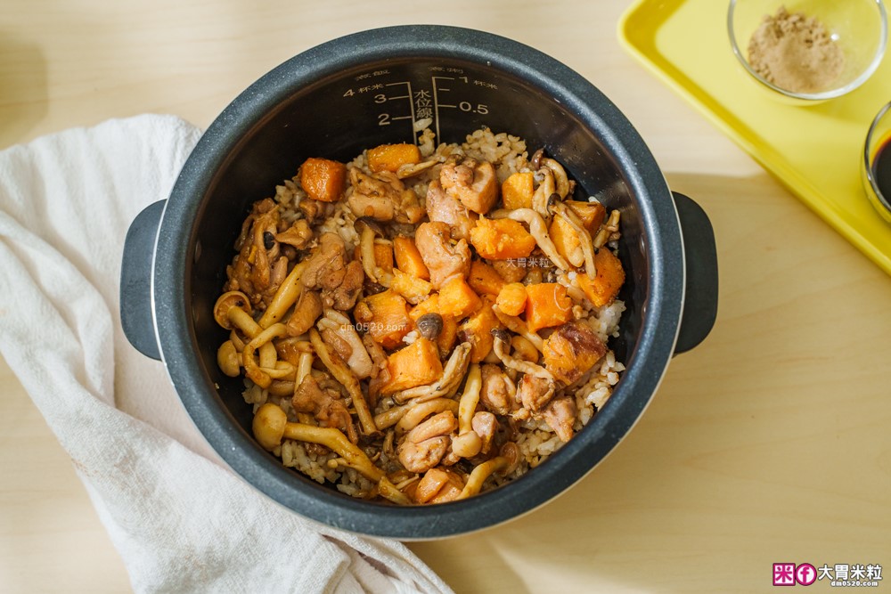 8道米飯料理食譜】電鍋四季豆角燜飯│珍珠丸子│蔥抓餅包飯糰│餛飩皮燒賣│一顆番茄炒蛋焗烤飯│美國稻米(茉莉香米)