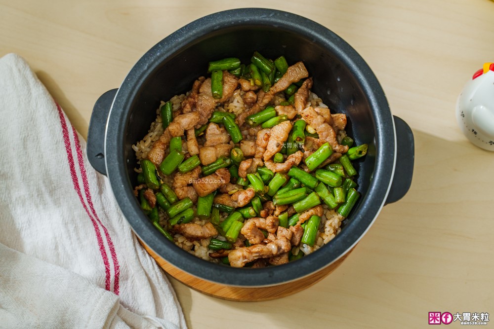 8道米飯料理食譜】電鍋四季豆角燜飯│珍珠丸子│蔥抓餅包飯糰│餛飩皮燒賣│一顆番茄炒蛋焗烤飯│美國稻米(茉莉香米)