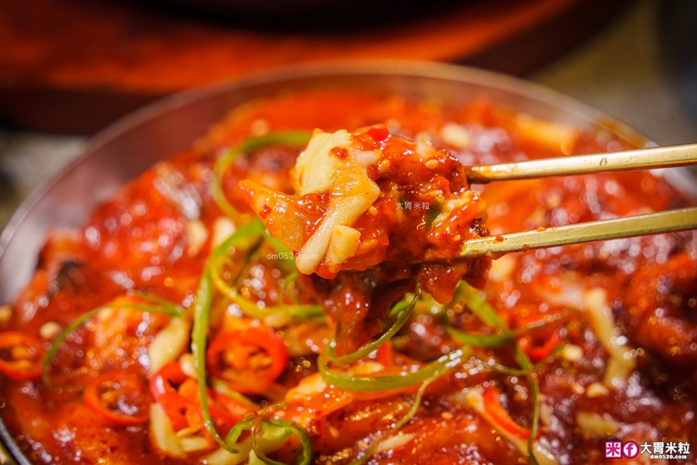 築間「紫木槿韓餐酒館」插旗台北大巨蛋~超Chill韓式料理+燒啤，看球聽演唱會聚餐必吃│捷運國父紀念館站美食推薦│台北韓式料理推薦